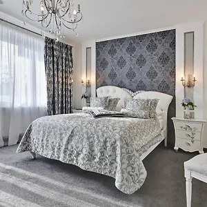 Szálloda Wellness & Boutique Pod Lipkami